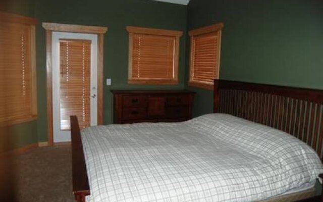 Snow Ridge by Apex Accommodations