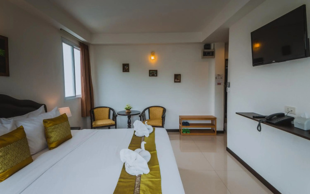 TH Beach Hotel