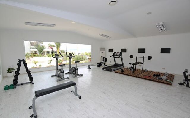 Mi Casa Beach Hotel