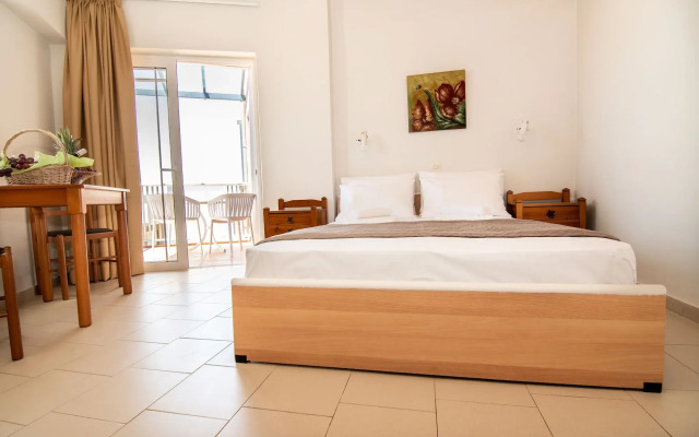 Room in Guest Room - Girogiali Beach Hotel