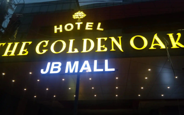 Hotel The Golden Oak Central by Citrus Prime