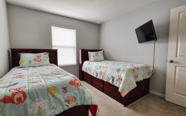 Cinthia s 4-bed Compass Bay Vacation Townhome