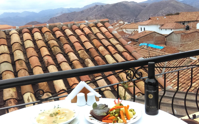 Hotel & Mirador Los Apus