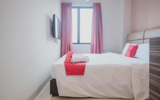 RedDoorz Plus near Ferry Terminal Batam Center