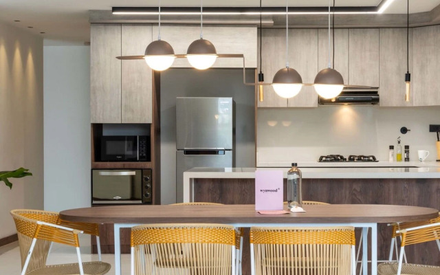 w Impressive 3BR With Balcony in Laureles