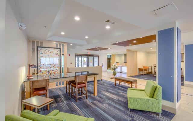 Holiday Inn Express & Suites Gulf Shores, an IHG Hotel