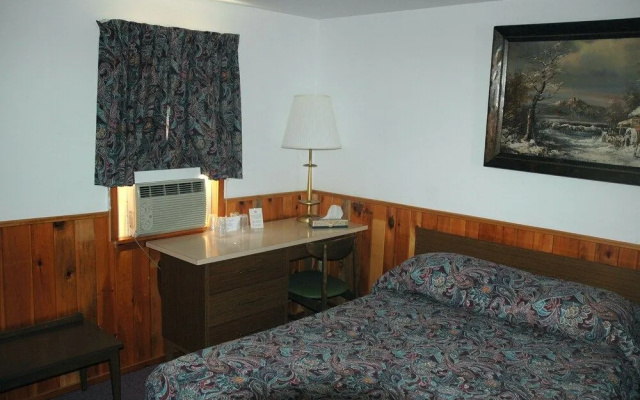 Luzerne Court Motel