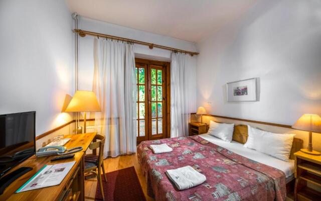 Bakony Hotel
