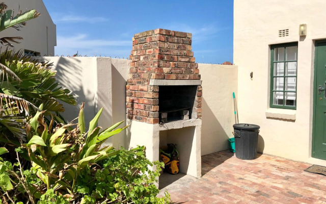 26 Settler Sands Beachfront Accommodation Sea View