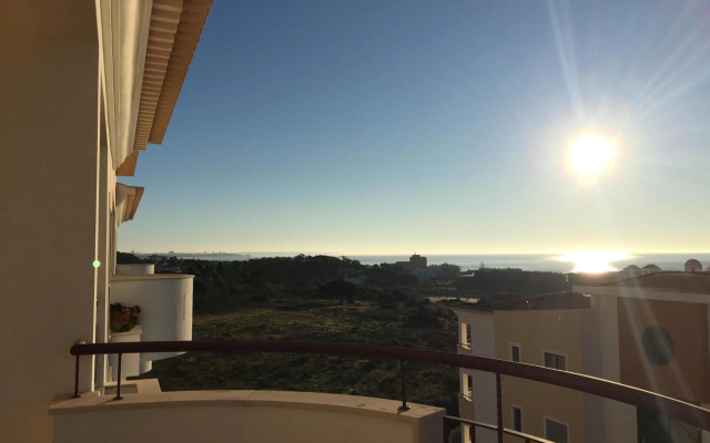 Meia Praia Beach Apartment