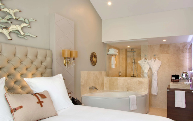 Grand Hotel Des Sablettes Plage, Curio Collection By Hilton