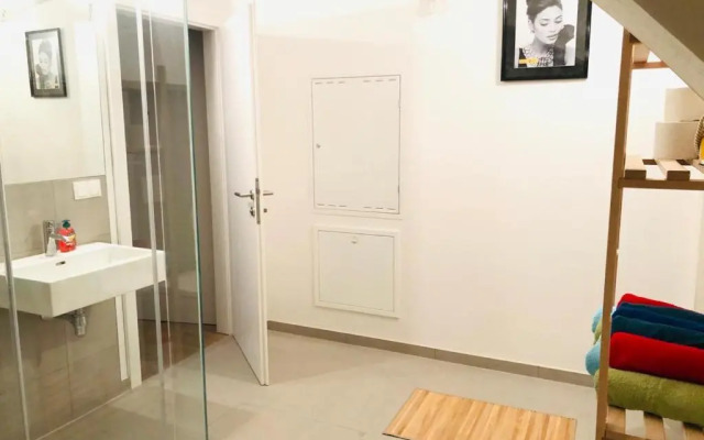 Atelier - Apartment with Garden