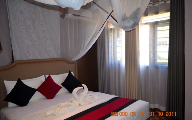 Saffron Beach Bistro & Cottages