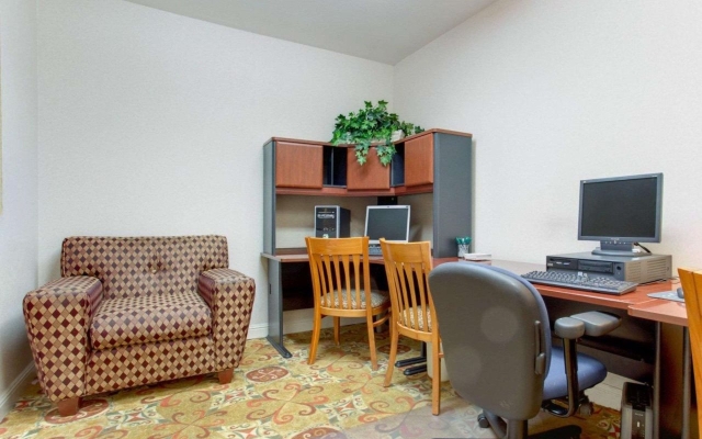 Holiday Inn Express & Suites Mountain View Silicon Valley by IHG