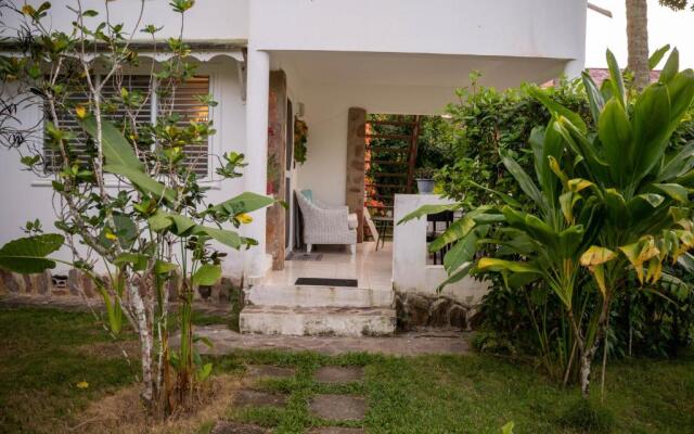 Charming 1 bdr apt w/ pool 5min Popi beach