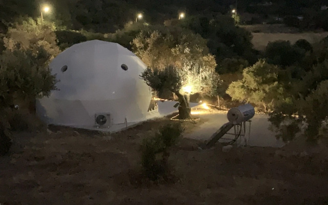 Gorgeous Geodesic Dome Next to Kopria Beach