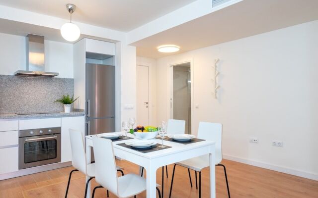 Central and Beachfront Apartment with Balcony Ref 131