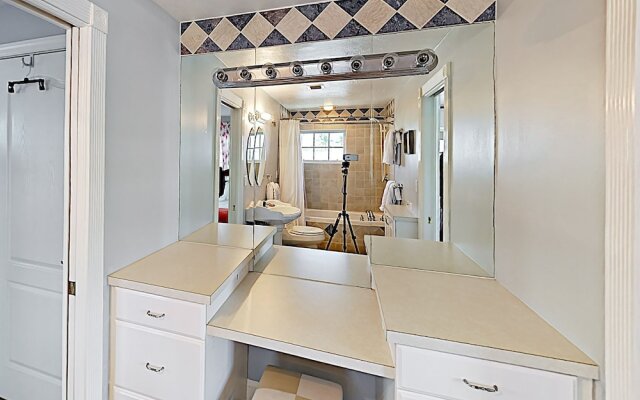 584 Marathon - 3 Br Home