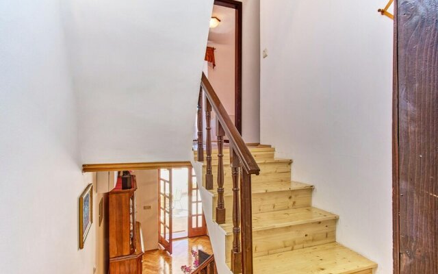 Amazing Home in Mali Losinj With Wifi and 2 Bedrooms