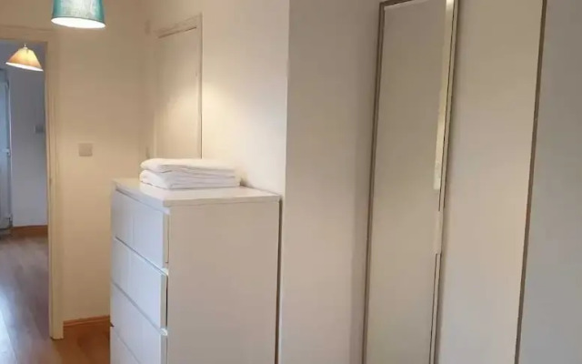 Cromwell Apartment