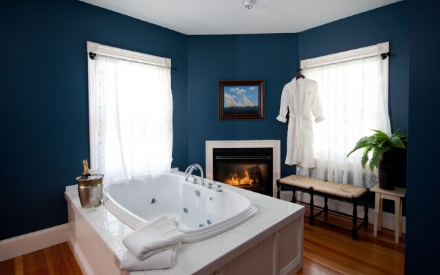 York Harbor Inn