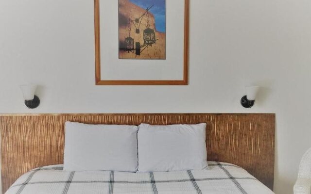 Pine View Motel