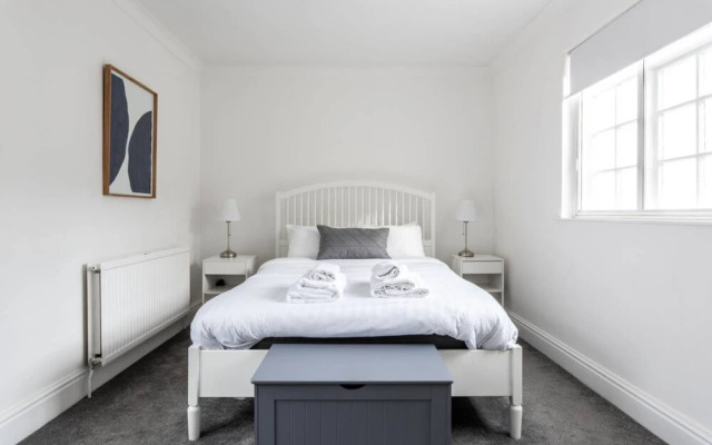 Modern 1 Bed Apartment Minutes From Brighton Beach