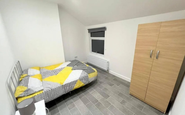 Spacious 3-bed Apartment in London