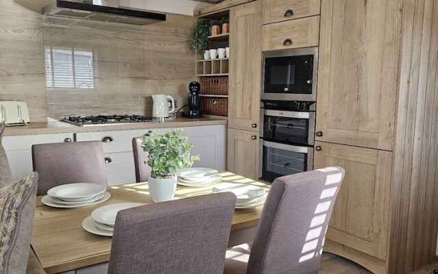 Premium 2 Bedroom Caravan With Free Wifi