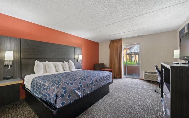 Chicago Club Inn & Suites