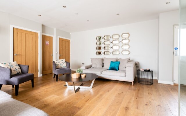 The Norfolk Townhouse - Large & Stunning 5BDR Mews Home on Private Street