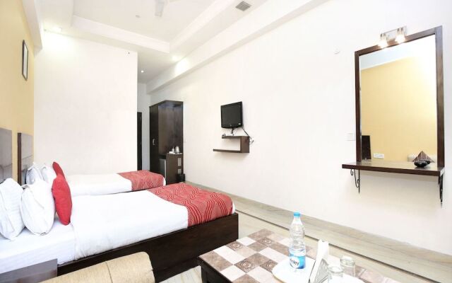 Capital O 15395 Hotel 42