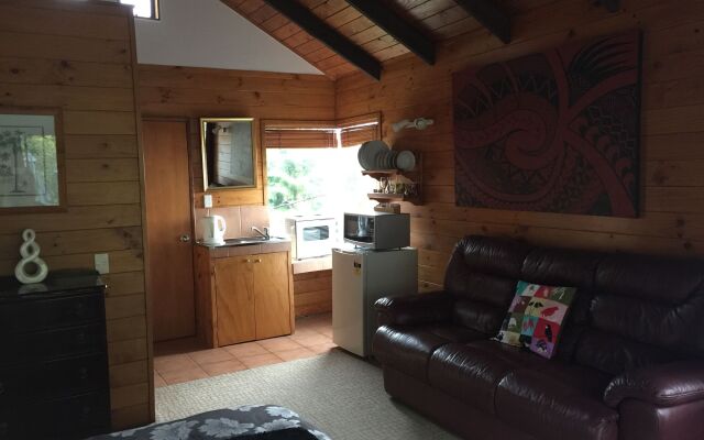 Grafton Cottage & Chalets