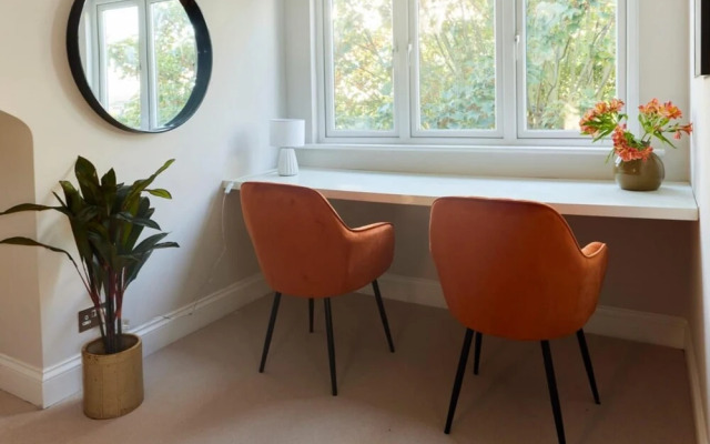 The St Johns Wood Sanctuary - Glamorous 2bdr Flat