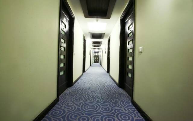 Karon Hotel - Lajpat Nagar