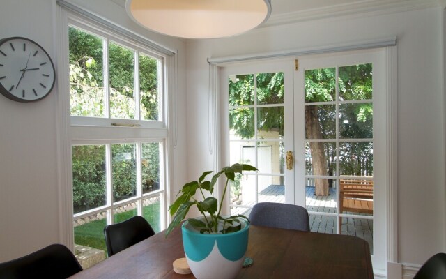 Strahan House