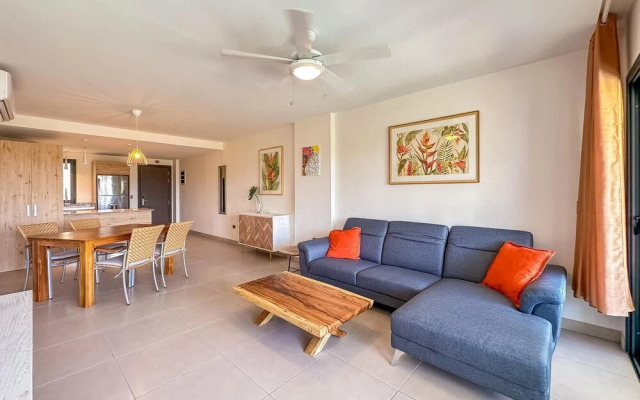 Modern Luxury Condo Close to the Beach