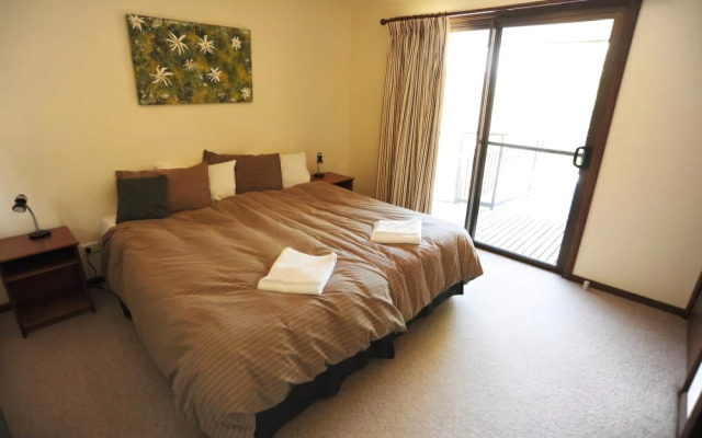 Mowamba River Lodge