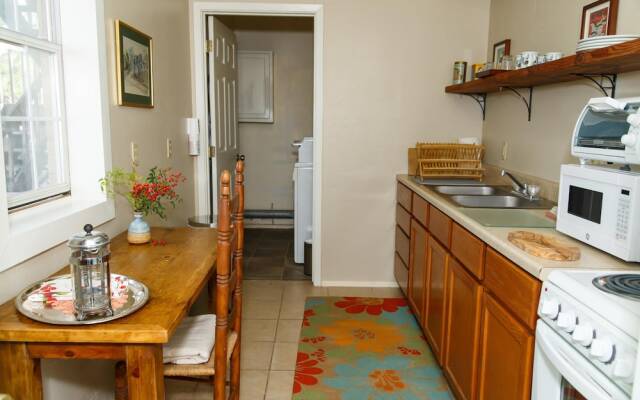 The Blue Room - Charming Studio, Great Location!  by RedAwning