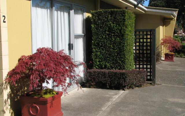 Golden Leaf Apartments