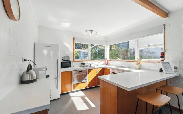 Coningham Beach House - 3 Bedrooms