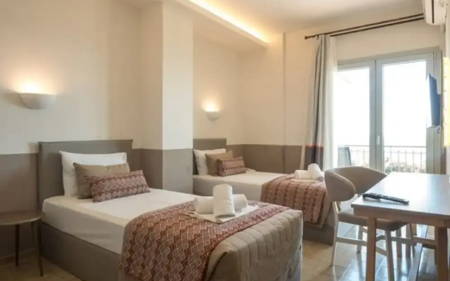 Duplex Gerakini Apartment With Pool