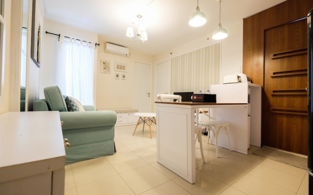 Easy Access to The Mall and Exclusive 2BR Bassura City Apartment – Guest Rooms – Jakarta
