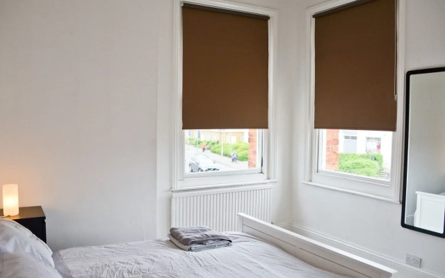 Corner House Apartment