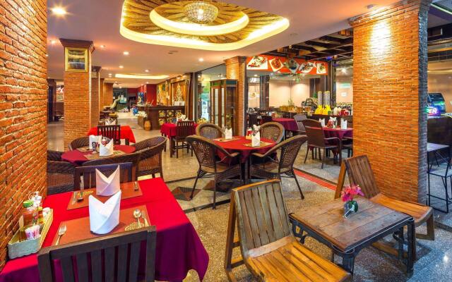 Tanawan Phuket Hotel