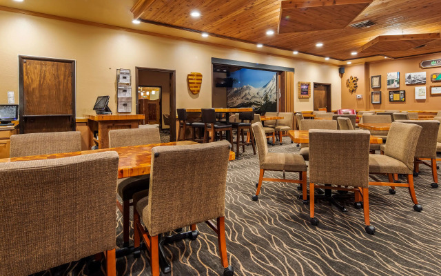 Best Western Plus Tree House