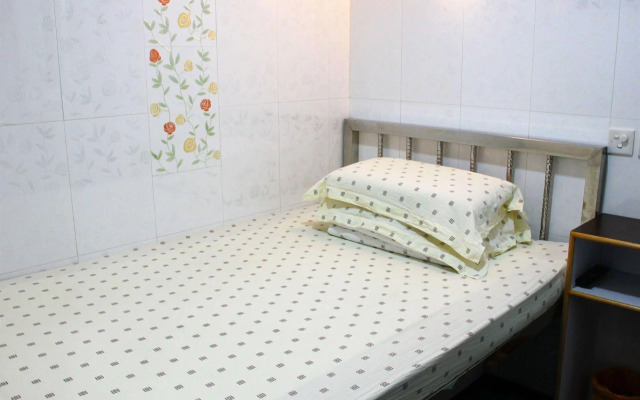 Pay-Less Guesthouse (7/F A9)
