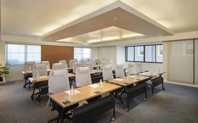 PARKROYAL Suites Bangkok Hotel