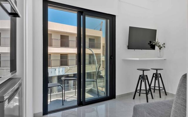 Phaedrus Living: Alkminis Seaview Suites Mare