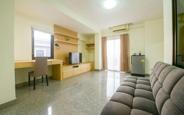 The Route Sriracha Hotel And Residence